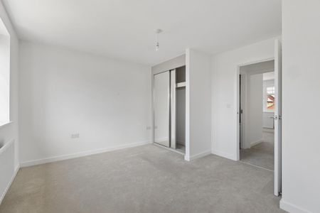 3 bedroom semi-detached house to rent - Photo 3