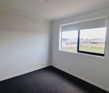 Stunning Family Home - Photo 3