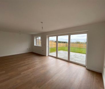 3 bedroom semi-detached house to rent - Photo 1