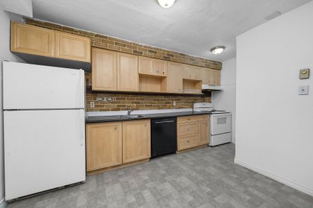 For Lease - 28 Adamson Street, Halton Hills, Ontario - Photo 3