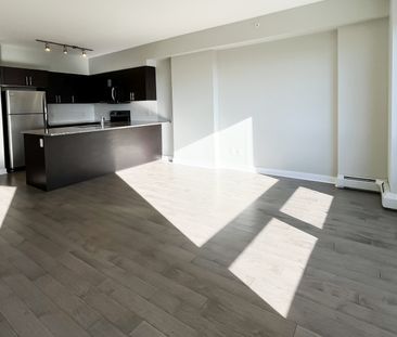 2 Bed Condo In The Icon. Prime Downtown Location. Pets Negotiable - Photo 6
