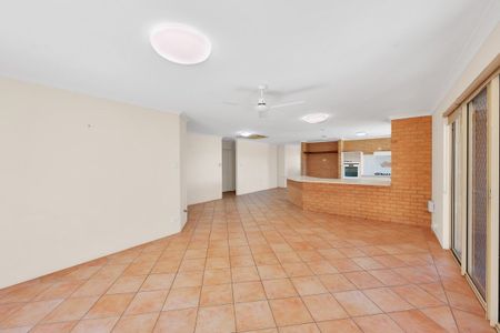 LOVELY ELEVATED SETTING. - Photo 2