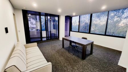 2 bed 2 bath - Photo 2