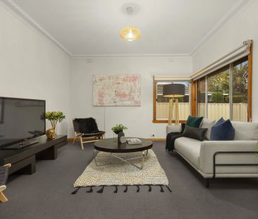 Simplistic Charm & Functional Living. - Photo 2