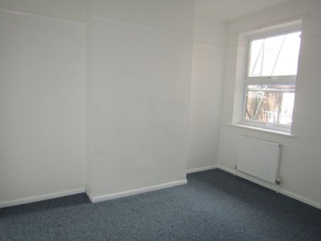 4 bed Terraced - To Let - Photo 4