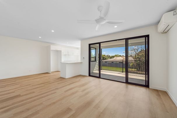 Newly Built Townhouse / Close To Public Transport - Photo 1