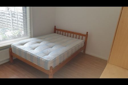 Room in a Shared Flat, Chichele Road, NW2 - Photo 5