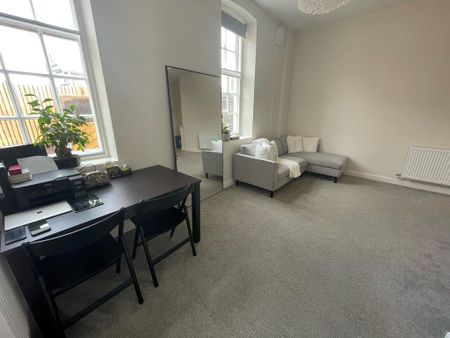 1 bedroom flat to rent - Photo 2