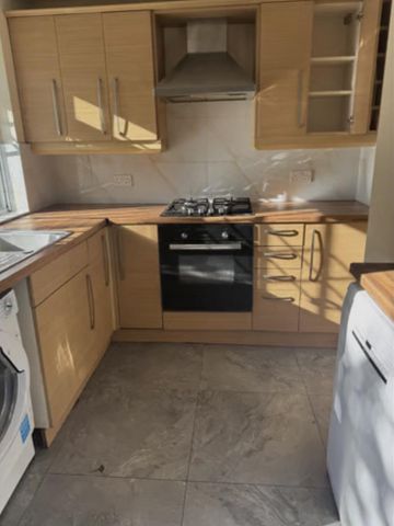 4 bedroom detached house to rent - Photo 4