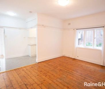 Apartment with 2 bedrooms & 1 bathroom - Photo 2