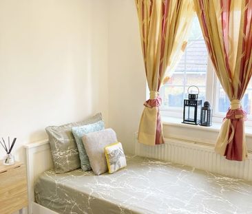 Room in a Shared House, Larcombe Close, CR0 - Photo 5