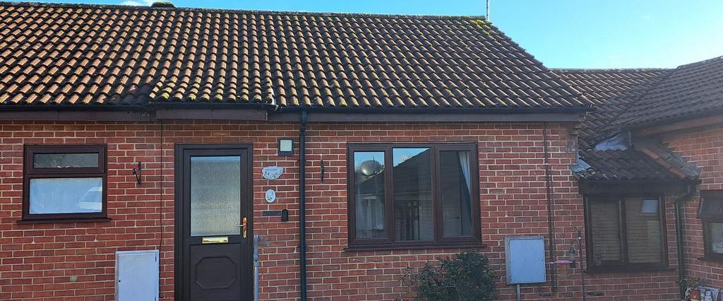 2 bedroom terraced bungalow to rent - Photo 1