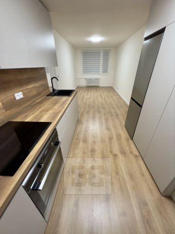 Pronájem bytu 2+kk 48 m², Čenětická 2413, Praha - Photo 4