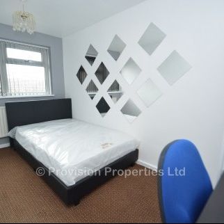 3 Bedroom Student Properties Leeds - Photo 1