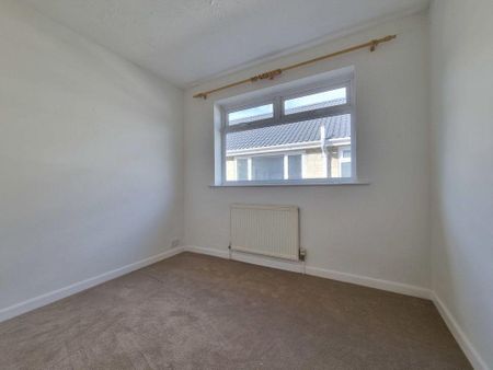 3 bedroom detached bungalow to rent - Photo 3