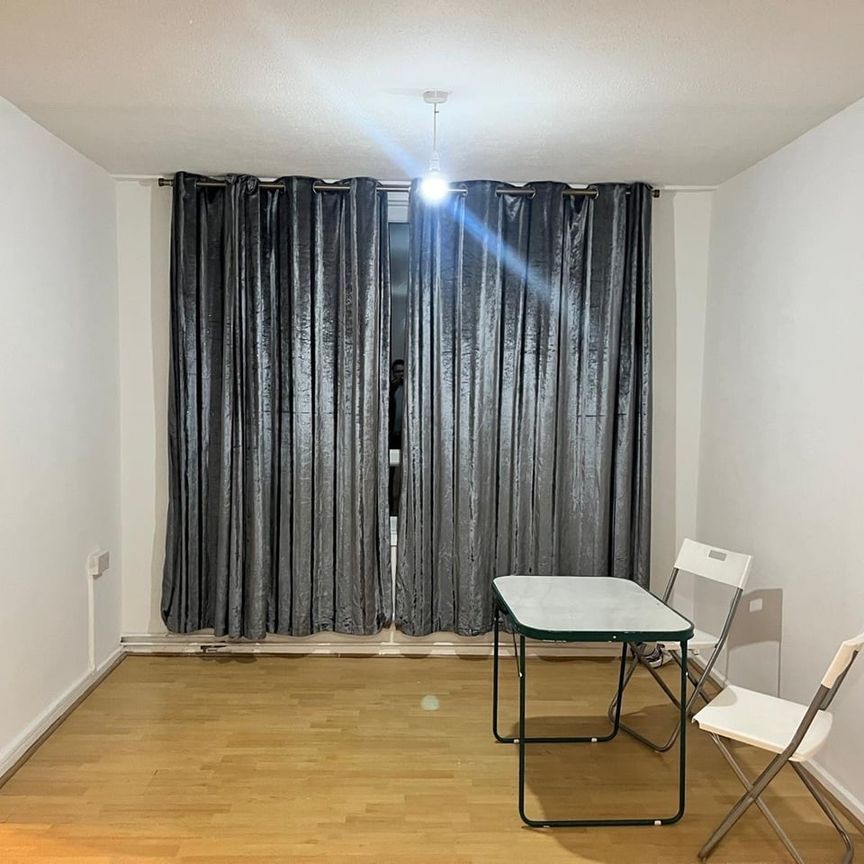 1 Bed Flat, Kings Street, E13 - Photo 1