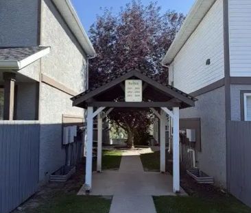 Three bedrooms Condo Townhouse in Sigal HIll — 3 Bedrooms Townhouse - Photo 1