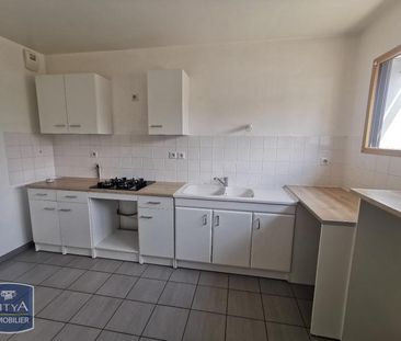 Location Maison 4 pièces 104m² SOYAUX 16800 - Photo 2