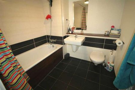 Skyline Plaza, Town Centre, Basingstoke, Hants, RG21 - Photo 5