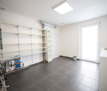 Verrassend ruime BEN-woning TE HUUR op zeer mooie ligging te Waregem. - Foto 2