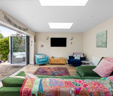 Copthorne Bank, Copthorne, RH10 - Photo 4