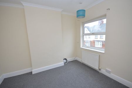 3 bedroom terraced house - Photo 4