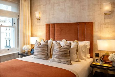 Immaculately presented apartment with terrace - Photo 4