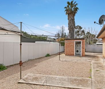 One bedroom home unit in premium locale - Photo 2