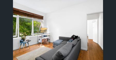 Tranquil One Bedroom Unit In Boutique Block Of Only 8 - Photo 4