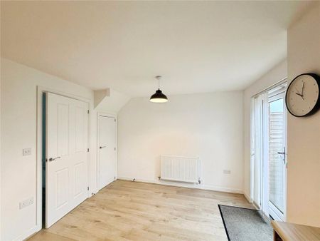 3 bedroom terraced house to rent - Photo 2