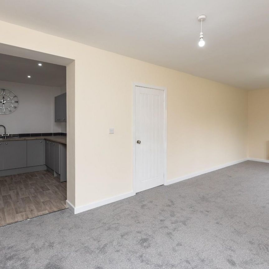 2 bedroom Bungalow To Let - Photo 1