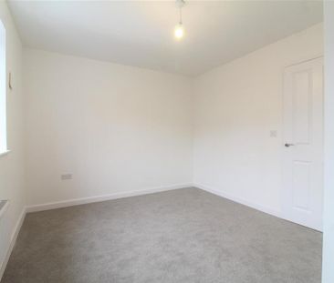 2 bedroom semi-detached house to rent - Photo 2