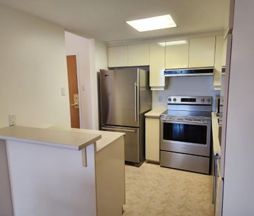 Spacieux condo 1 chambre meublé - Près de la Place Versailles et du... - Photo 3