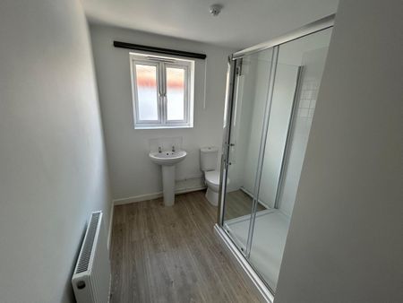 4 Bed Flat, Shield Retail Centre, BS34 - Photo 5