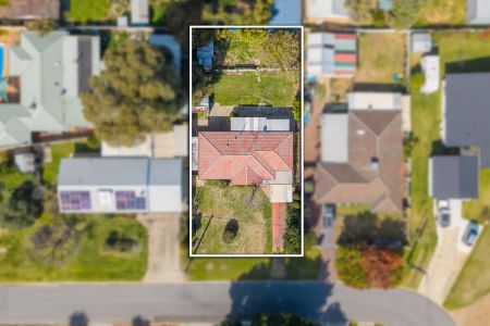 Central Mandurah Gem on 809sqm - Comfort, Character & Coastal Convenience - Photo 2
