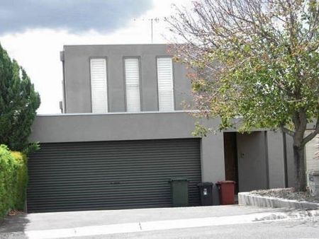 12 Rangeview Terrace, BULLEEN - Photo 4