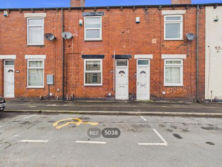 2 bedroom terraced house to rent - Photo 3