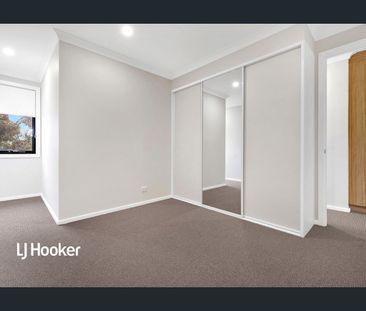 GREAT LOCATION THREE BEDROOM TOWNHOUSE!! - Photo 4