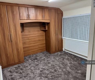 4 bedroom terraced house to rent - Photo 2