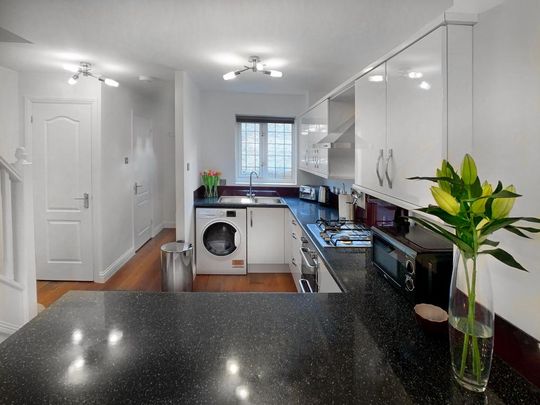 2 bedroom terraced house to rent - Photo 1