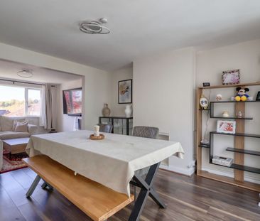 3 Bedroom Semi Detached House To Rent - Photo 3