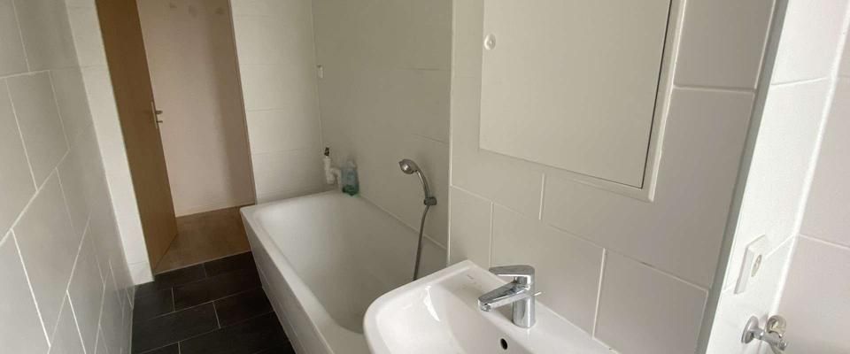 Über wenige Stufen in Ihr neues Zuhause im Erdgeschoss! - Photo 1