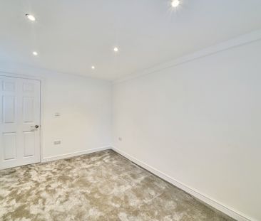 2 Bed Terraced House, Lower Richmond Road, SW15 - Photo 5