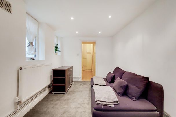 Flat To Let - Photo 1