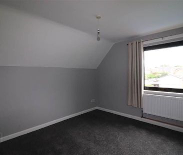 4 Thornleigh Court, Lisburn, BT28 2RH - Photo 2