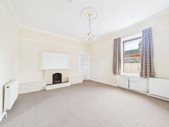 4 bedroom apartment to rent - Photo 1