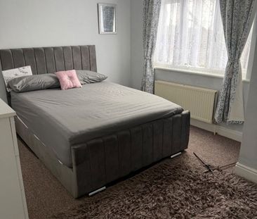 Room in a Shared House, Preston Gardens, LU2 - Photo 2