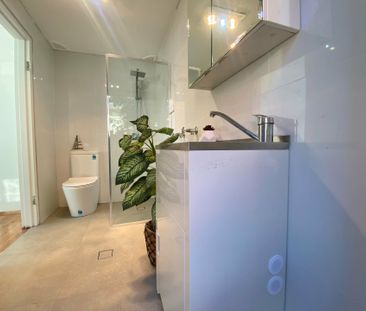 Updated 2 Bedroom, 2 Bathroom Townhouse - Photo 6