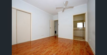 IMMACULATE 2 BEDROOM UNIT WITHIN WALKING DISTANCE TO DENNIS TRAIN STATION! - Photo 4