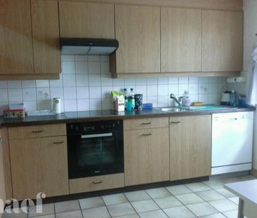Bell appartement de 3.5 pièces situé dans quartier calme - Photo 3